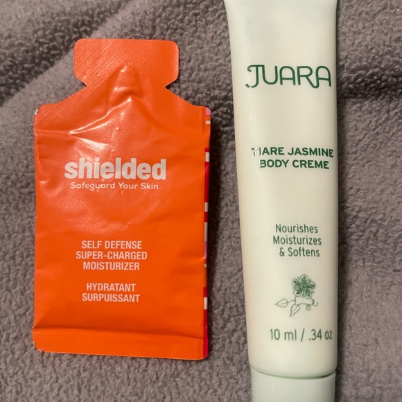 Custom make up & beauty deluxe 11 sample bag w/3 bonus full size items(1… - Picture 7 of 16